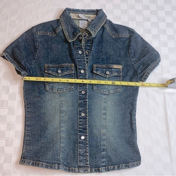 Billabong Jean Western Shirt with Pearl Snap closure. Size Junior Medium - Picture 5 of 9